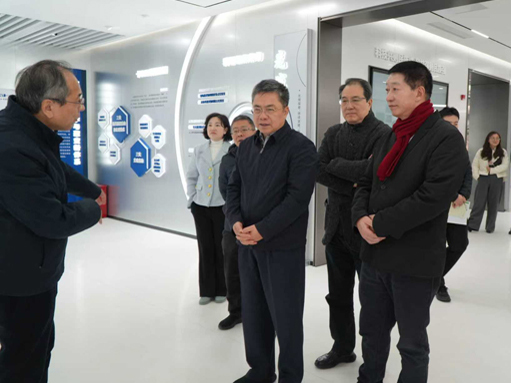 关注激光科学技术发展 市政协经济和金融委员会赴上海光机所调研